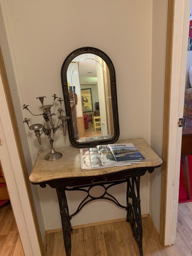 Building Photo - Furnished spacious 3/2.5 home. Corporate a...
