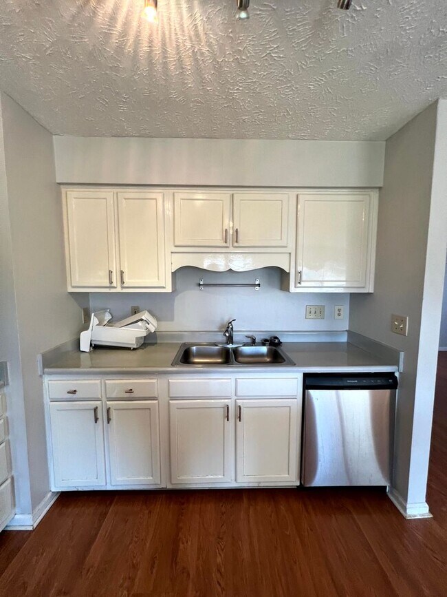 Building Photo - 5708 Icarus Cir