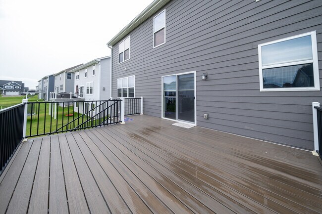 Building Photo - 4849 Stable View Dr