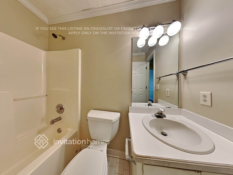 Building Photo - 1700 Little Brook Dr SW