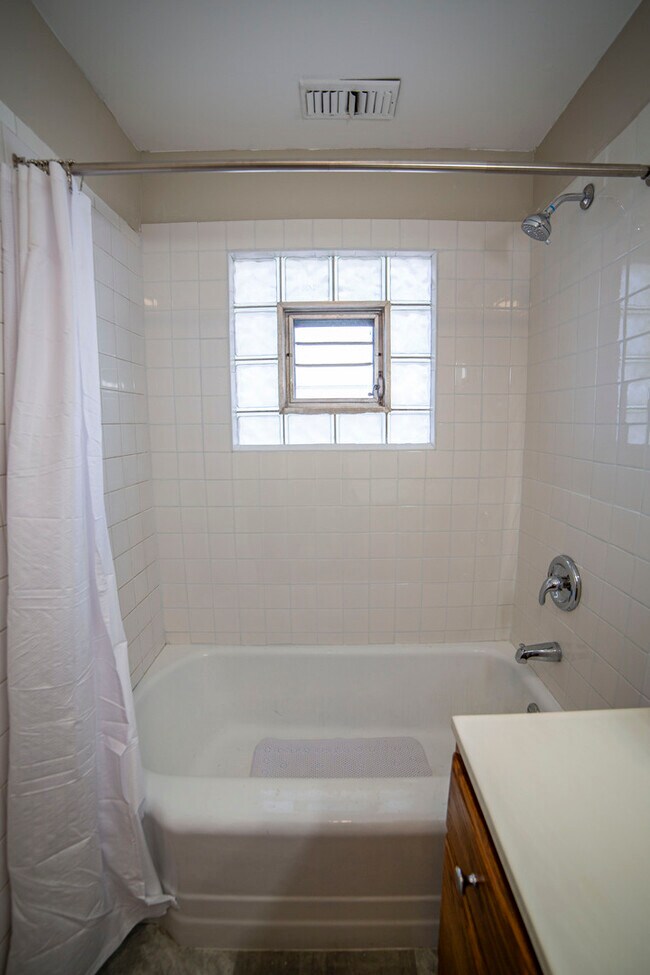 Building Photo - 2336 122nd St