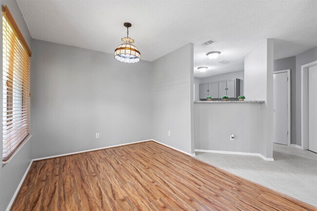 Building Photo - 10842 Ryan Trails Dr