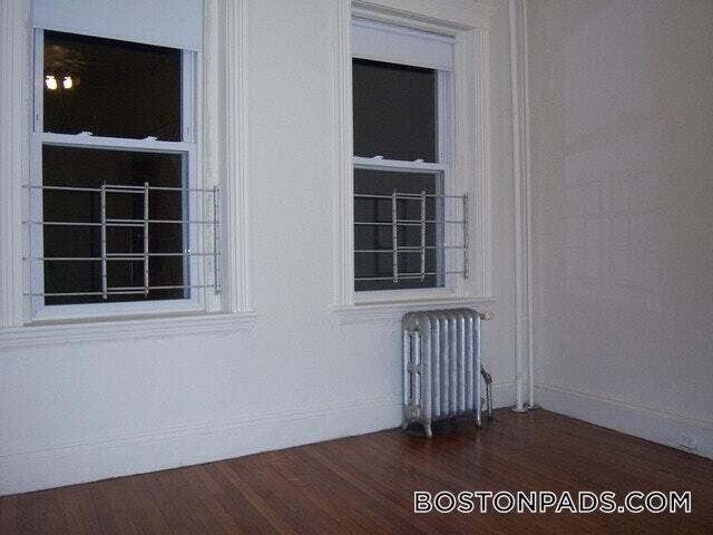 Building Photo - 231 Park Dr