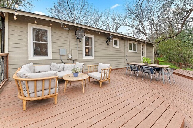 Building Photo - 3503 Vineland Dr