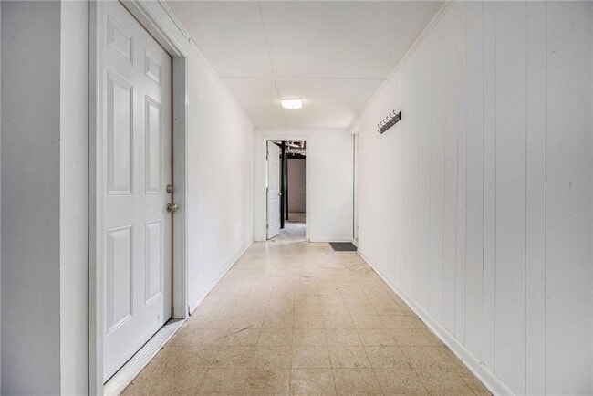 Building Photo - 1174 Arborvista Dr NE