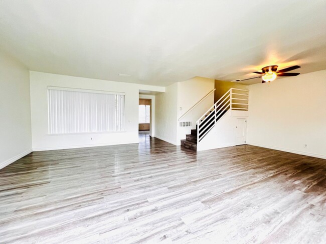 Building Photo - Spacious 3 bedroom 2 bath with attached ga...