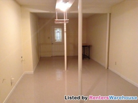 Building Photo - 723 Twin Brooks Ct SE