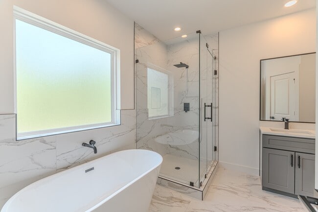 Building Photo - 7628 Inwood Hls Ln