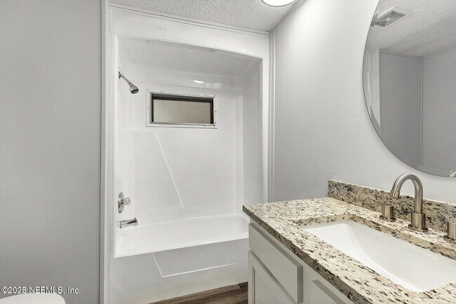Building Photo - 1104 Harmony Dr N