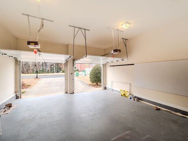 Building Photo - 12872 Waterside Dr