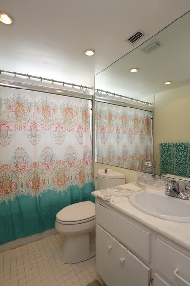 Spacious guest bathroom. - 1500 S Ocean Blvd