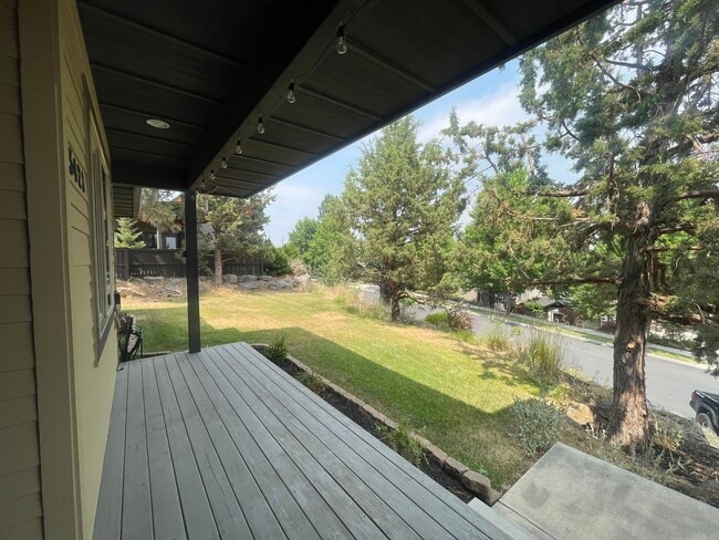 Building Photo - Gorgeous 4 Bedroom Home on Awbrey Butte!