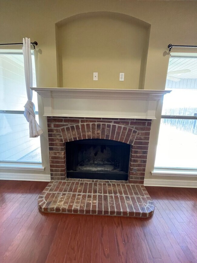 Building Photo - LEGACY SUBDIVISION- PET FRIENDLY
