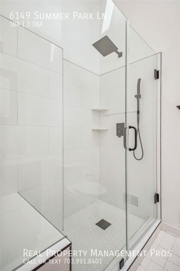 Building Photo - 6149 Summer Park Ln