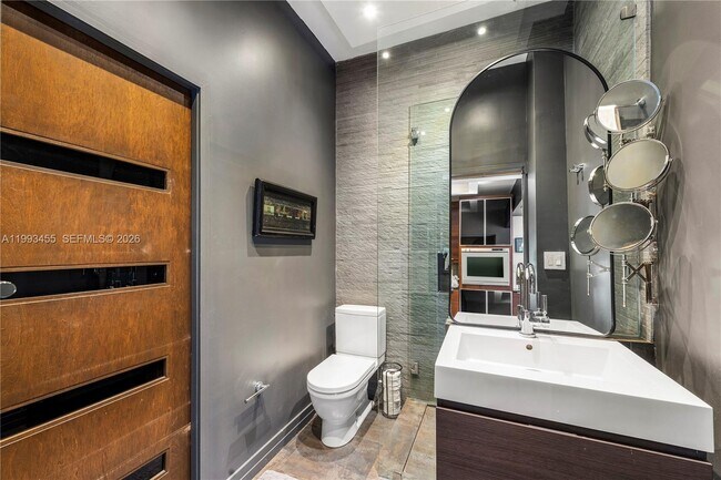 Building Photo - 738 NE 72nd Terrace