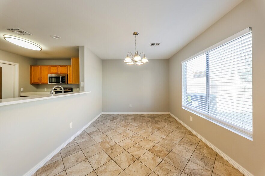 Building Photo - 12754 W Cherry Hills Dr