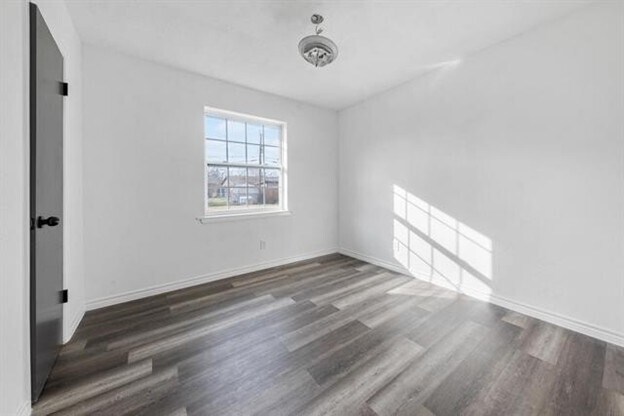 Building Photo - 710 Carpenter Dr