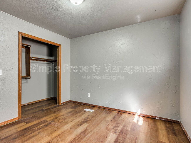 Building Photo - 4924 NW 19th St