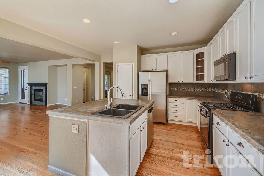 Building Photo - 17061 E 107th Ave