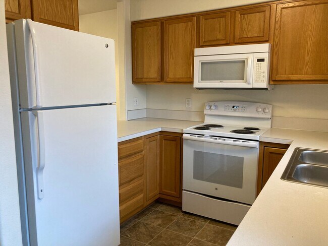 Building Photo - Two Bedroom Duplex in South Salem, Landscaping Included!