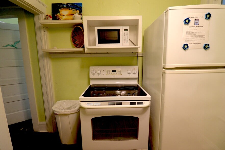 Building Photo - 2016 Hallwood Pl