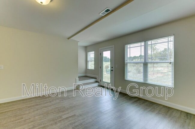Building Photo - 91 River Stancil Dr