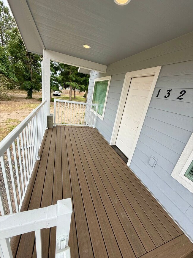 Building Photo - Spacious 4-Bedroom Home with Detached Garage & Large Yard in Clarkston