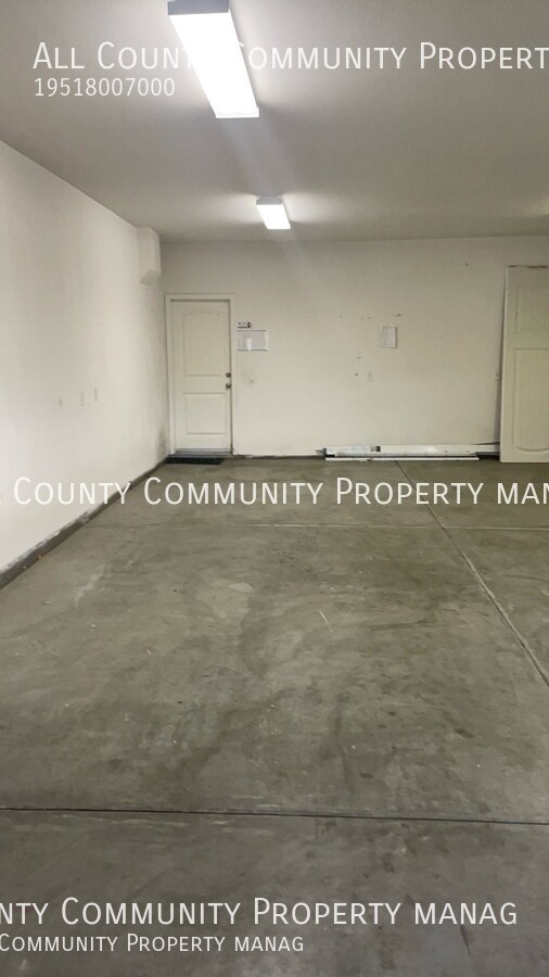 Building Photo - 40298 Hannah Way