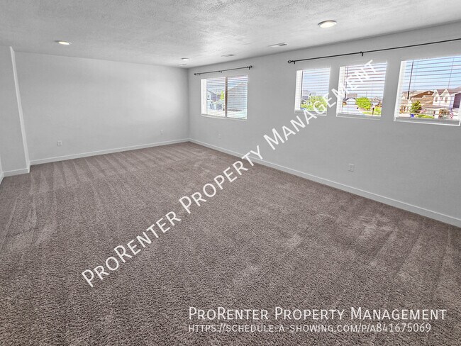 Building Photo - 1152 W Beacon Way