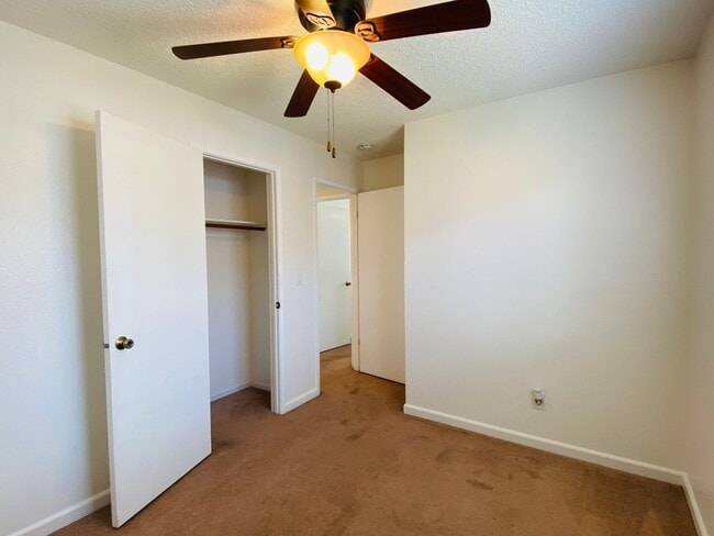 Building Photo - $2,050 Ashlan & Fowler, 3 Bedroom Home - H...