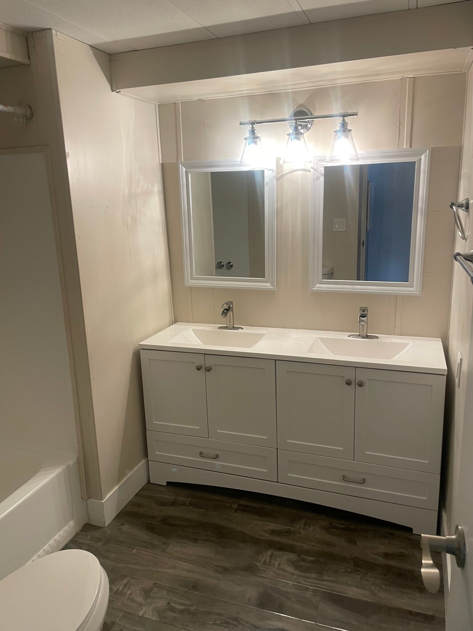 Bathroom - 2872 Green Tree Ave