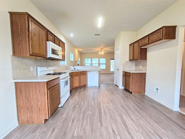 Building Photo - 802 Marksey Ct