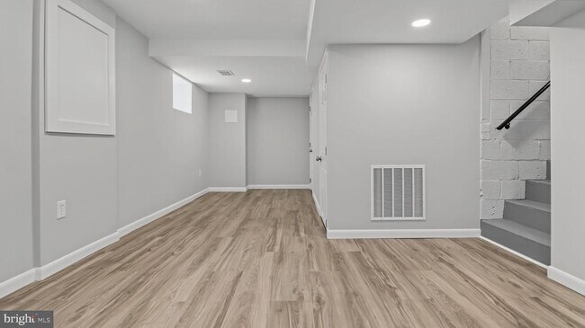 Building Photo - 11419 Lund Pl