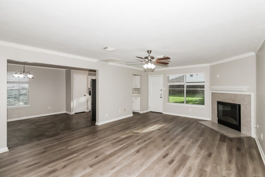 Building Photo - 3615 Rolling Springs Ln