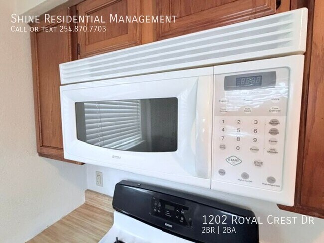 Building Photo - 1202 Royal Crest Dr