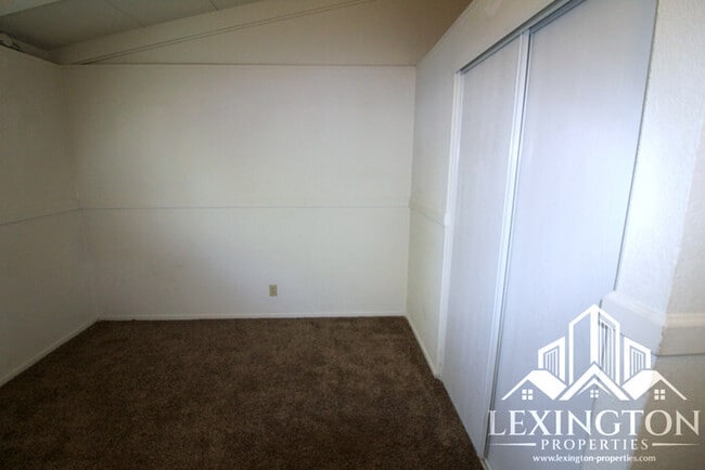 Building Photo - 3821 El Oro St