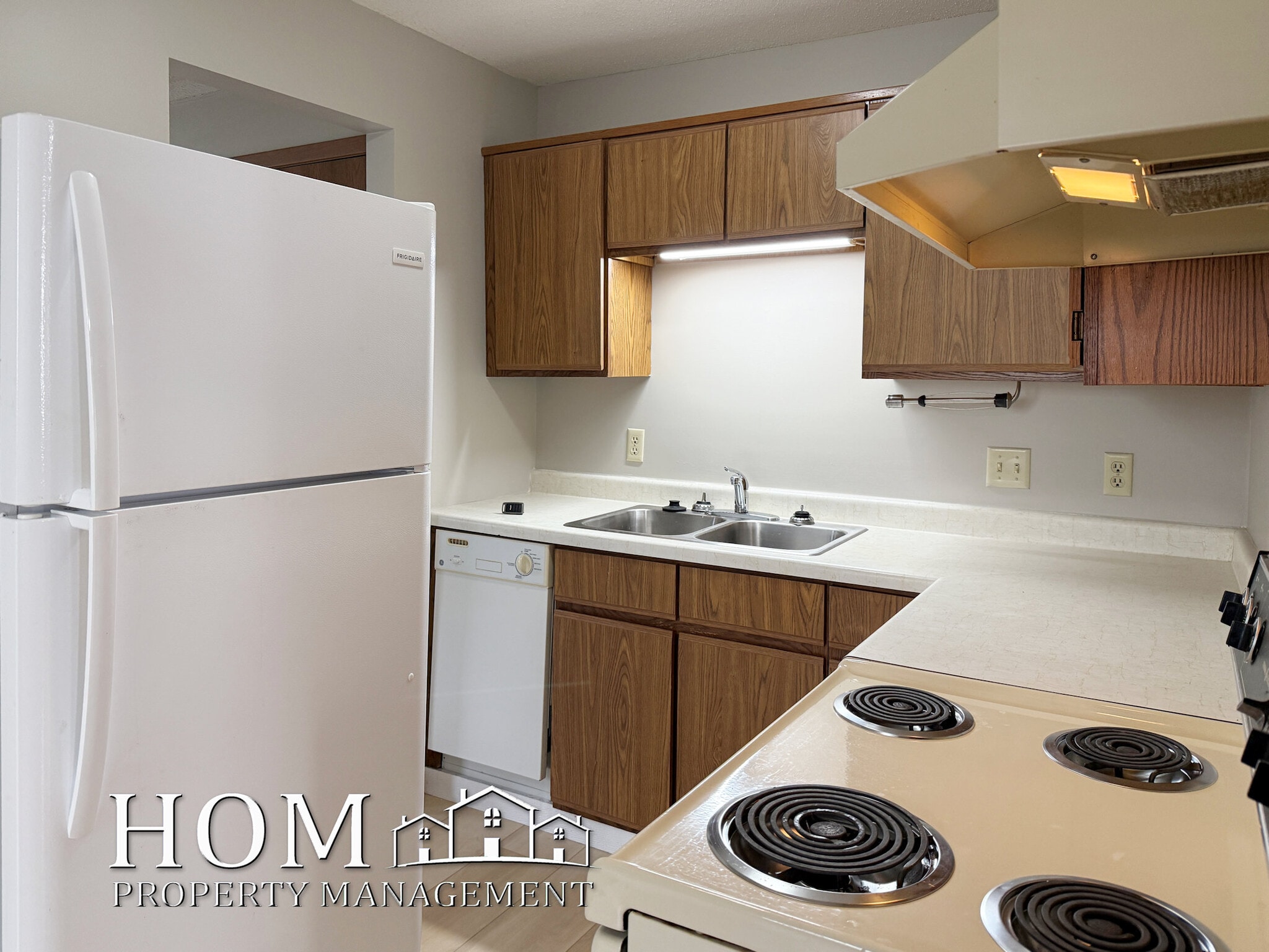 Building Photo - 1701 Pleasant View Dr