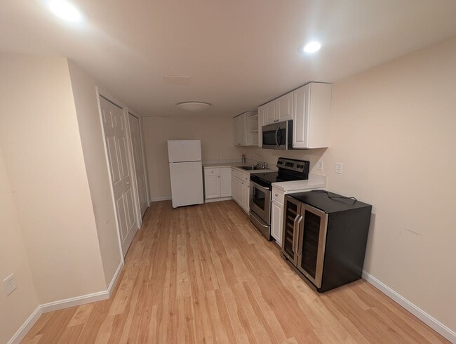 Building Photo - Lovely 4BR/3BA single family home with attached garage located in Montgomery County.