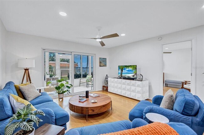 Building Photo - 1600 1st Ave W