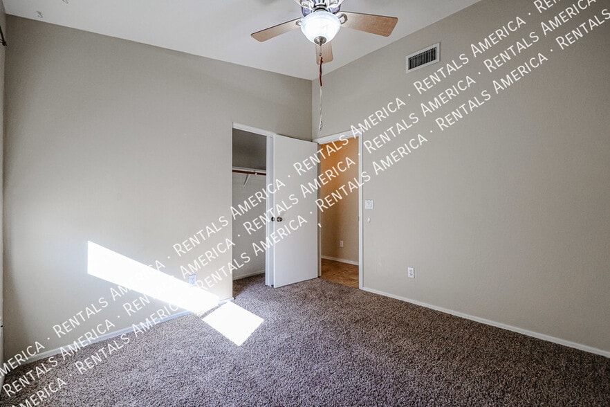 Building Photo - 13593 W Desert Flower Dr