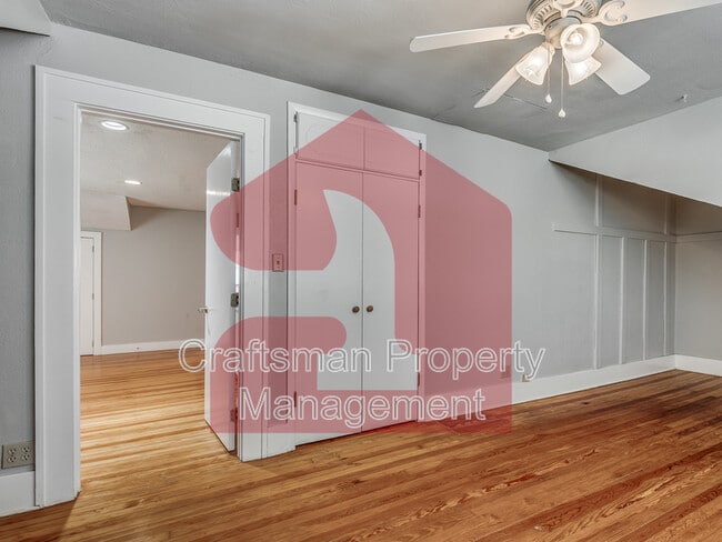 Building Photo - 1501 Gladstone Terrace