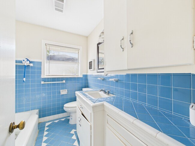 Building Photo - 3035 Guese Rd