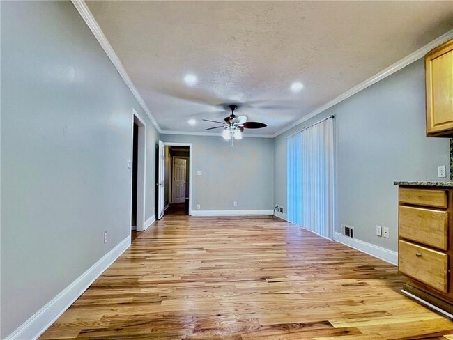 Building Photo - 3064 Hermance Dr NE