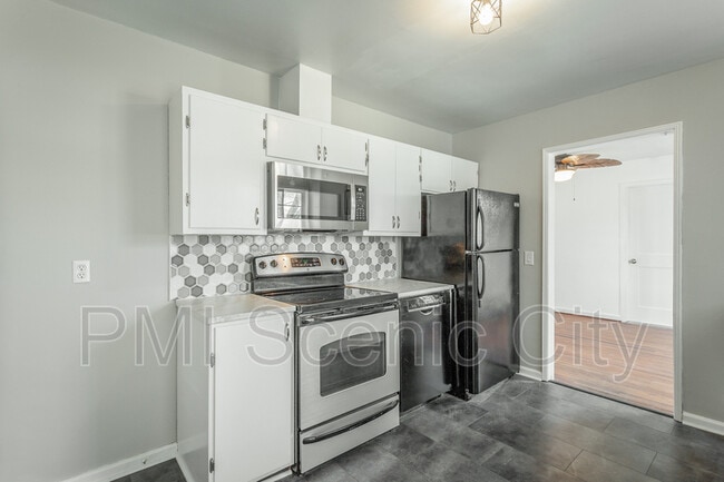 Building Photo - 210 Chickamauga Rd