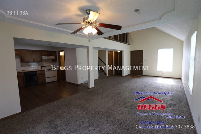 Building Photo - 317 Dains St