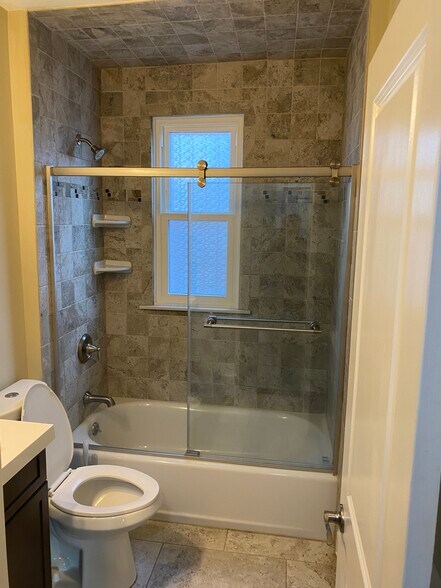 Building Photo - 333 Semel Ave