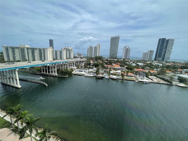 Building Photo - 19195 NE 36th Pl