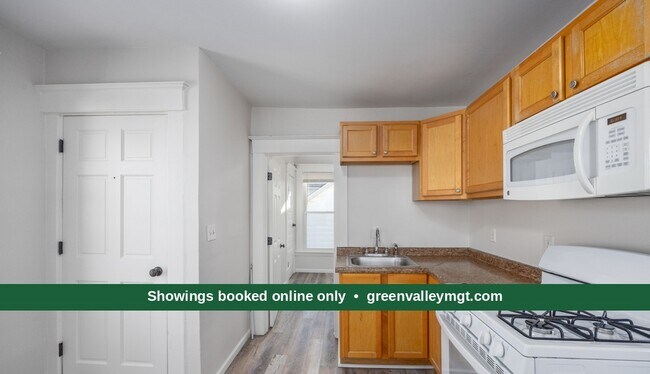 Building Photo - 743 Crosby St NW