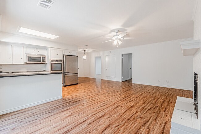Building Photo - 9133 Villa Park Cir