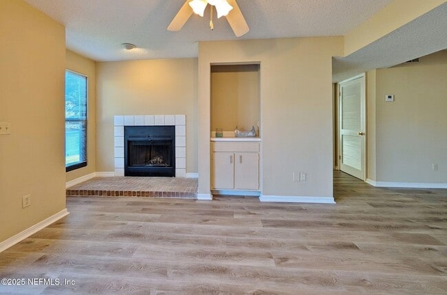 Building Photo - 10200 Belle Rive Blvd